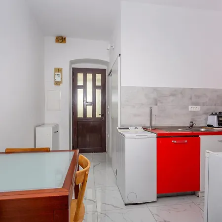 In With Kitchen