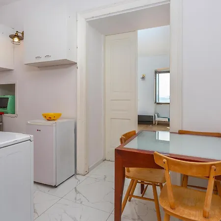 In With Kitchen